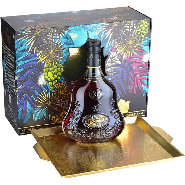 Hennessy XO Limited Edition Gift Set by  Julien Colombier 750ml